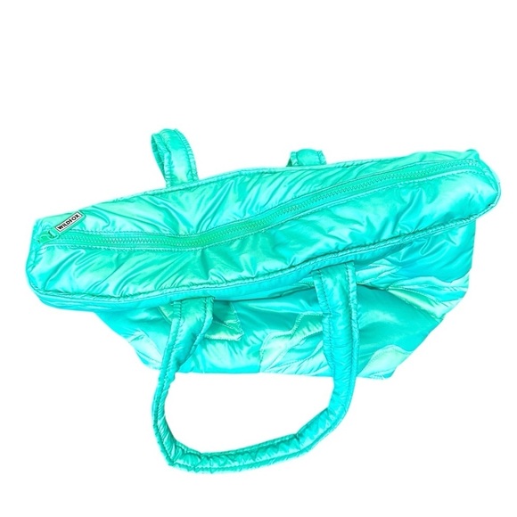 Wildfox Puffer Quilted Nylon Lips Tote Gym Bag - Picture 5 of 8